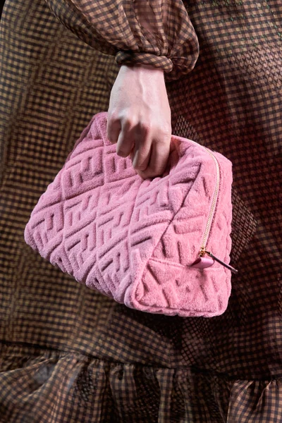 Look 98